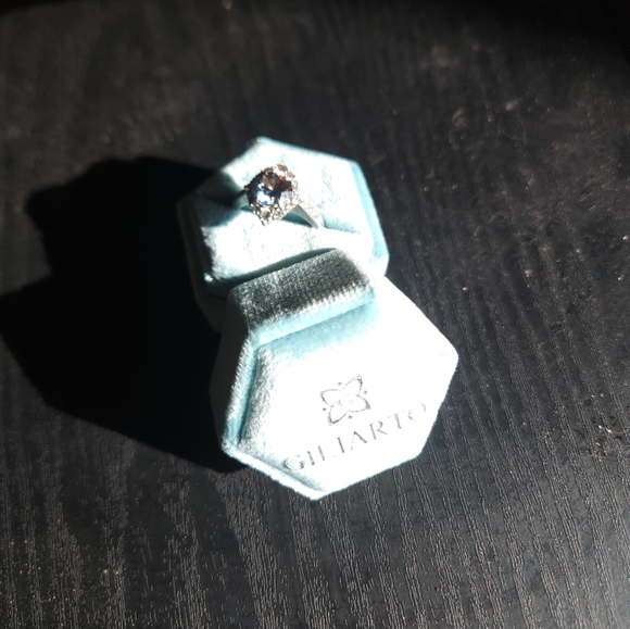 Size 7 ring - Picture 1 of 6